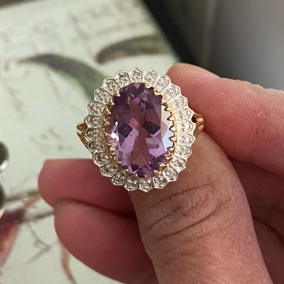14k Two Tone Gold Diamond and Amethyst Ring Size 8 - Picture 6 of 7